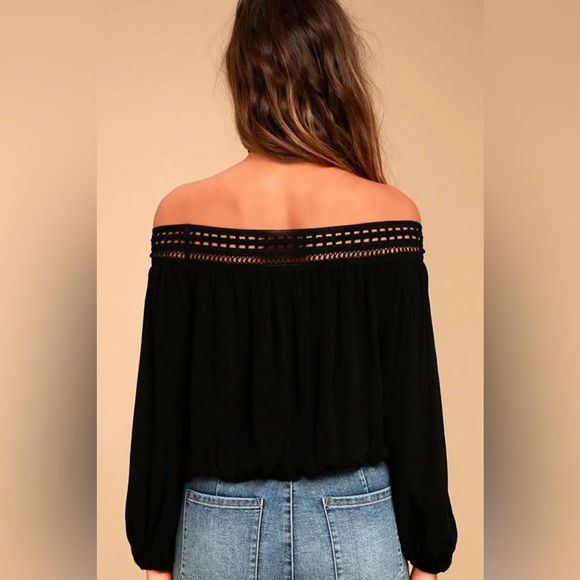Lulu’s Festival Day Black Lace Off-the-Shoulder Long Sleeved Crop Top Size M - Picture 3 of 10